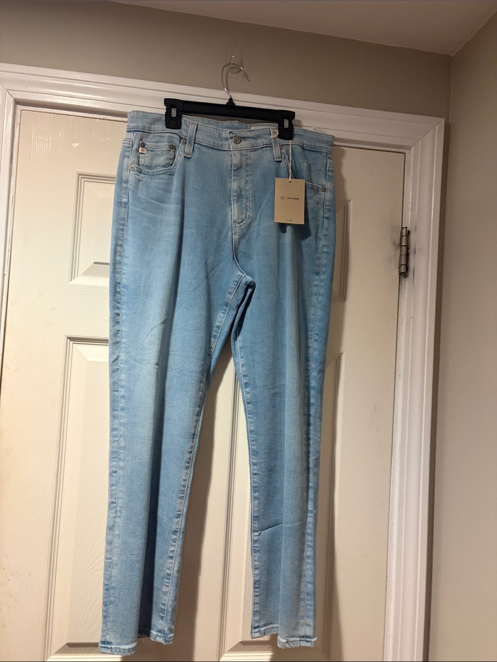 AG Adriano Goldschmmied Mari Crop Jeans in light blue 32